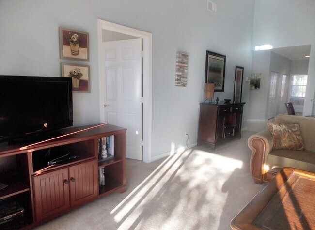 Building Photo - FIDDLER'S CREEK BEAUTY ** GATED SEASONAL R...