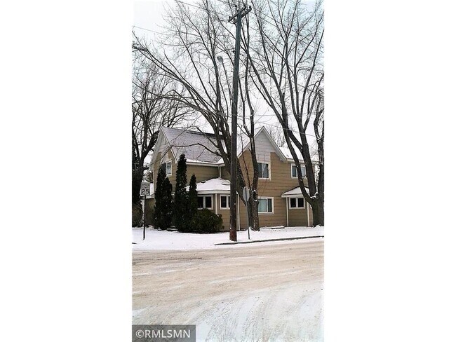Building Photo - 239 Harriman Ave S