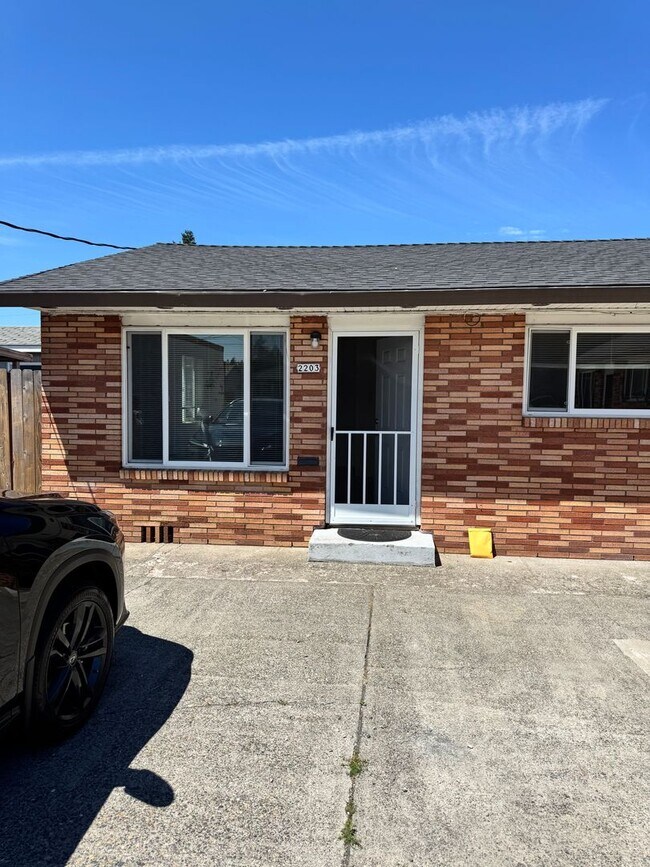 Foto del edificio - 2215-2215 NE 81st Ave