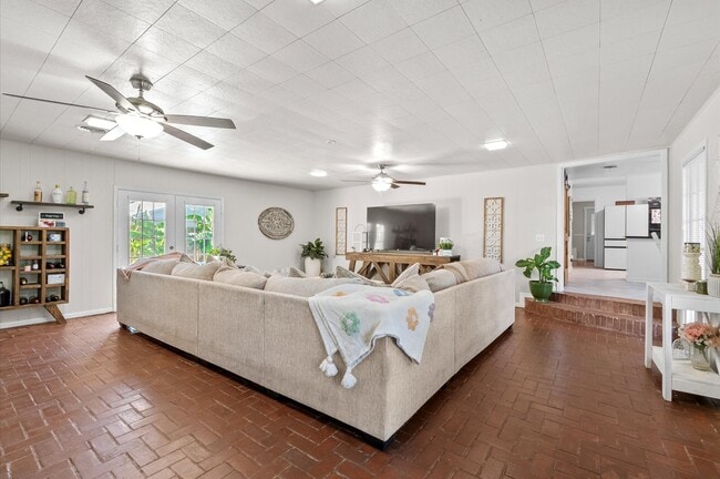 Building Photo - 1106 Oriole Ln