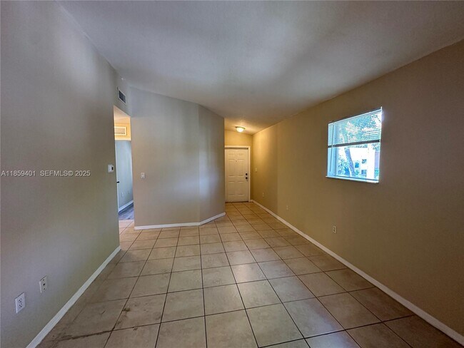 Building Photo - 1261 SE 31st Ct