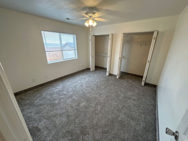 Foto del edificio - Cedar Blvd Home For Rent!!