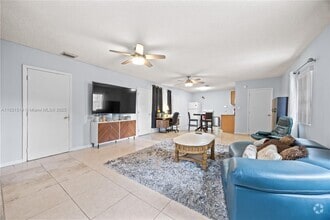 Building Photo - 600 NW 99th St