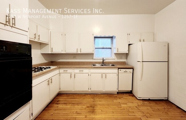 Building Photo - Lakeview/Southport Corridor 2-Story 3 Bed ...