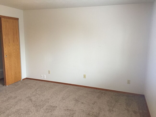 Building Photo - 3 Bed/2 Bath Single Level Home in NE Bend ...