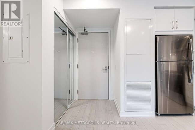 Building Photo - 4010 Eglinton Ave W