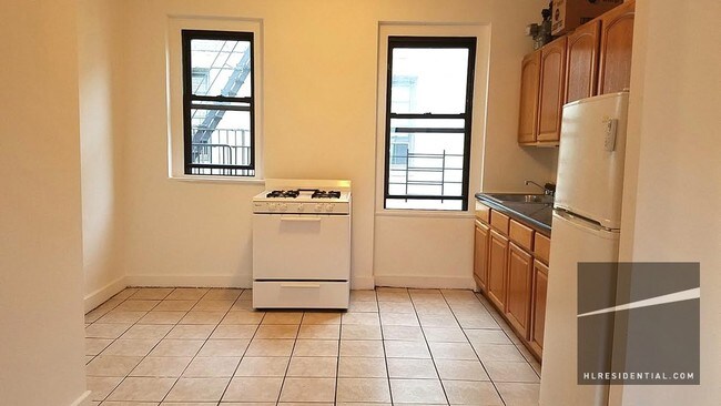 Building Photo - 2147 33rd St