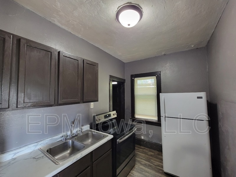 Primary Photo - 206 Clay St