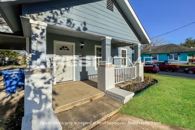 Building Photo - Home For Rent!!