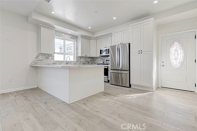 Foto del edificio - 7408 Radford Ave