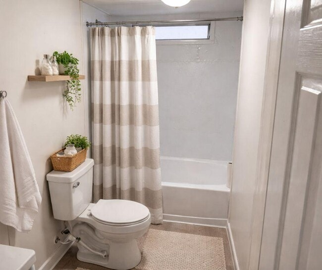 Building Photo - 248 Beard St