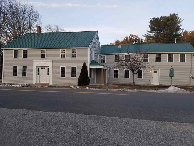 Building Photo - 272 Main St