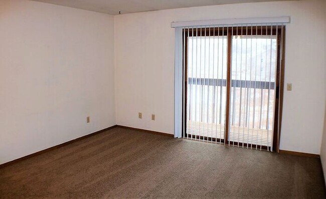 Foto del edificio - $900 | 1 Bedroom, 1 Bathroom Condo | Cat Friendly* | Available for Immediate Move In!