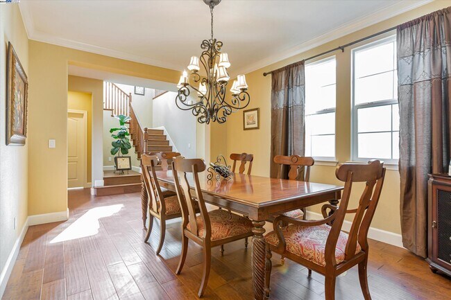 Building Photo - 5656 Lysander Way