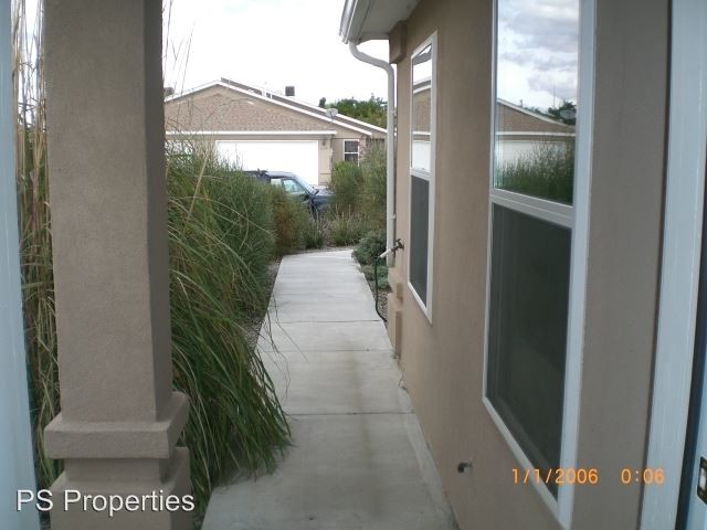 Building Photo - 3 br, 2 bath House - 11216 Miravista PL SE