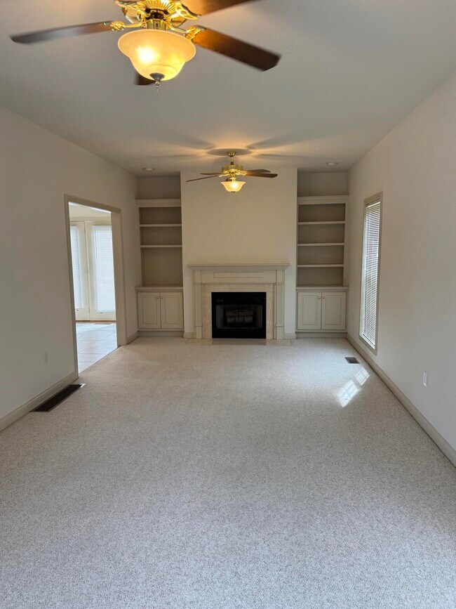 Foto del edificio - 3273 Marston Pl