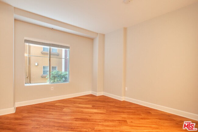 Building Photo - 340 Hauser Blvd