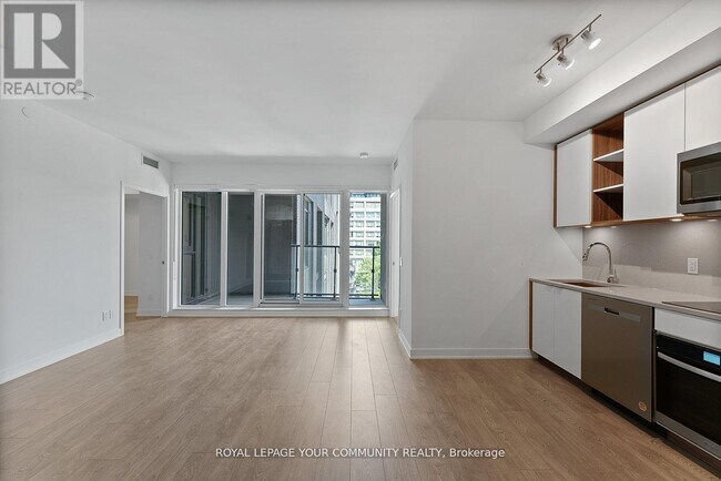 Photo du bâtiment - 543 Richmond St W