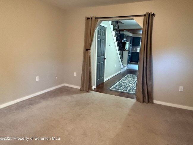 Building Photo - 319 Green St