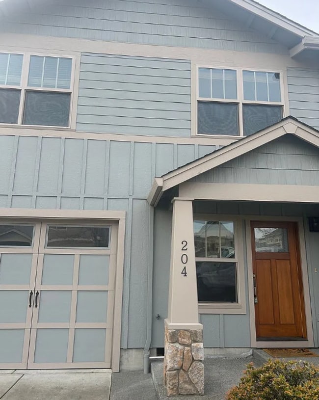 Building Photo - 3126 Alameda St