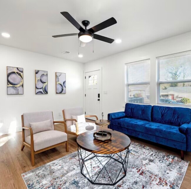 Foto del edificio - 2484 Calvin Ave