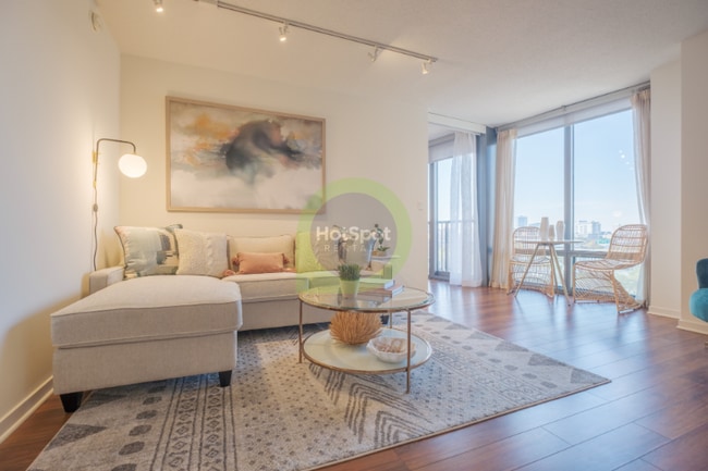 Photo - 501 N Kingsbury St Apartment