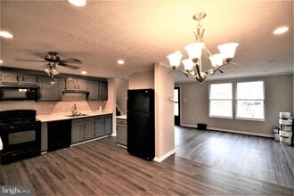 Building Photo - 507 Smoketree Ct