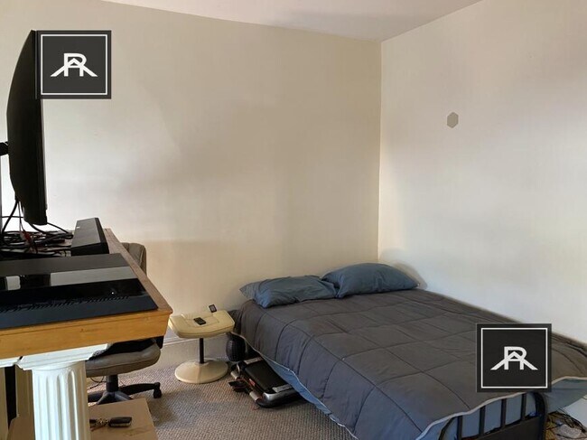 Foto del edificio - 0 bedroom in Newton MA 02458