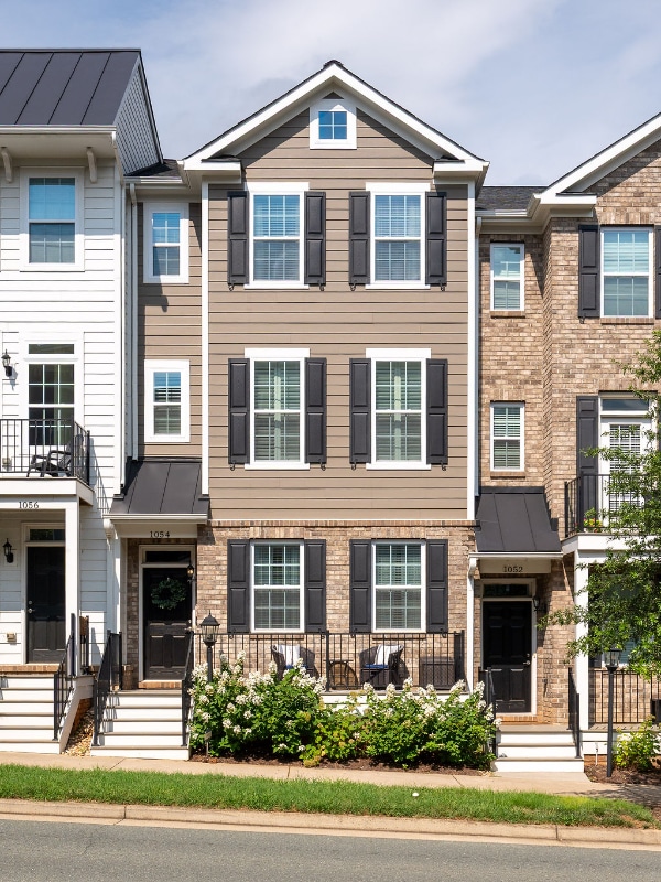 Building Photo - 1054 Old Trail Dr
