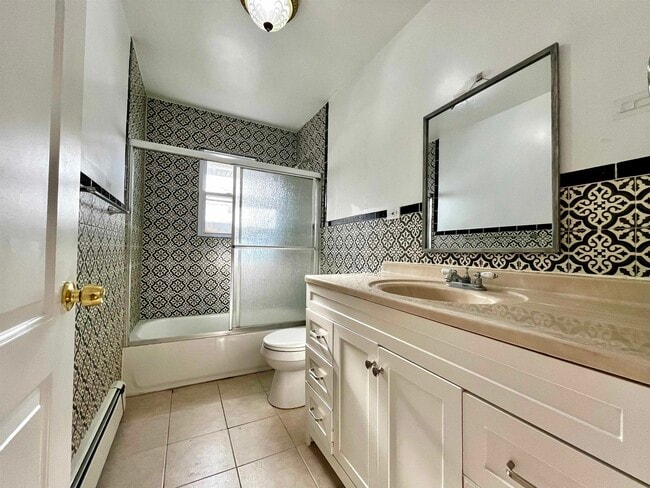 Foto del edificio - 6401 Granton Ave