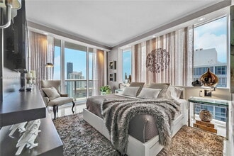 Building Photo - 475 Brickell Ave