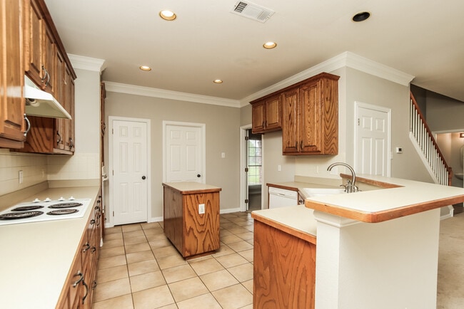 Building Photo - 1161 Masters Dr