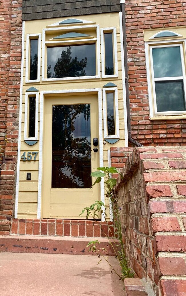Foto del edificio - Two Bedroom PLUS Bonus Room on the West End of Pearl Street