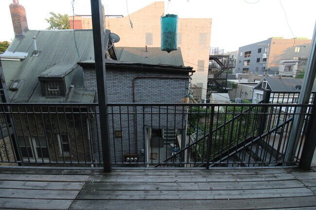 Foto del edificio - 956 N Winchester Ave