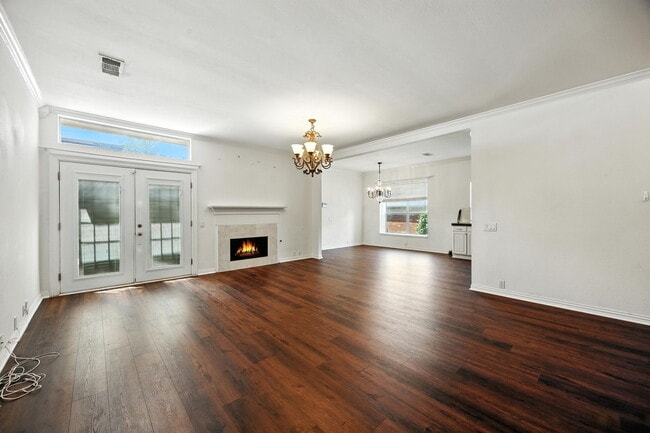 Building Photo - 6651 Canterbury Dr