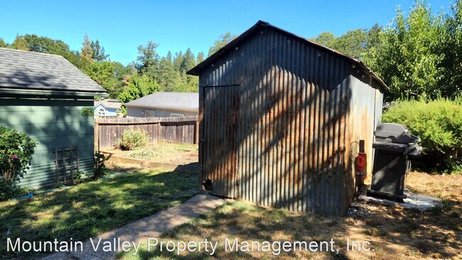 Building Photo - 2 br, 1 bath House - 126 W Empire Court