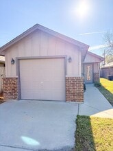 Building Photo - 1909 Chiricahua Trce