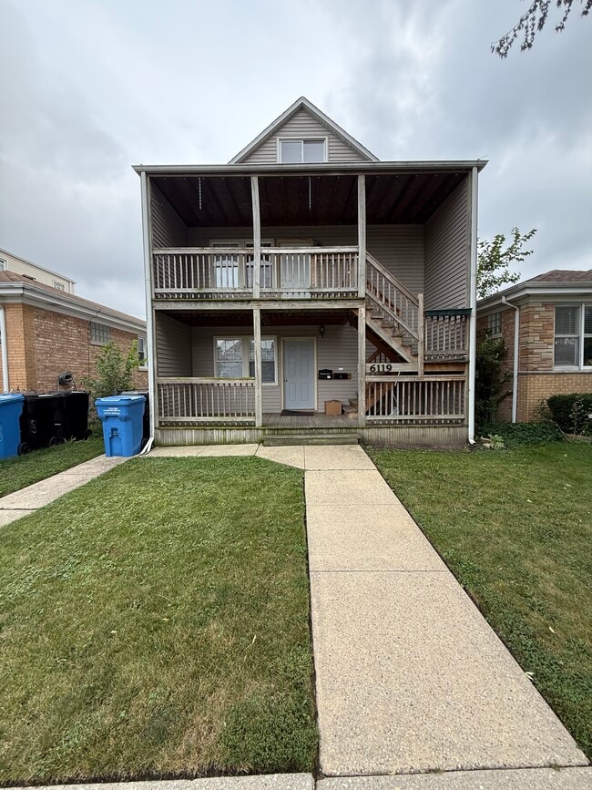 Building Photo - 6119 W Giddings St