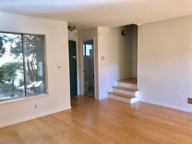 Primary Photo - 11138 Aqua Vista St