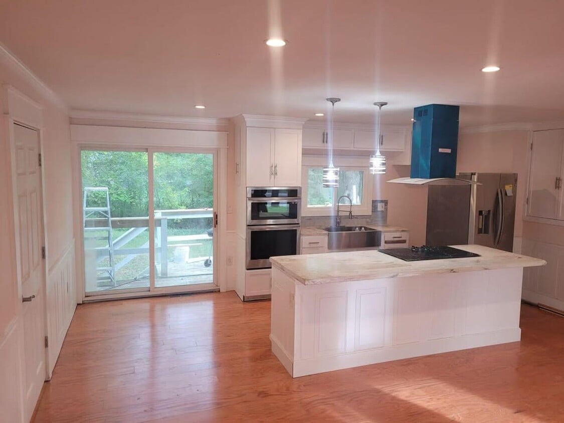 Primary Photo - 117 Winston Dr