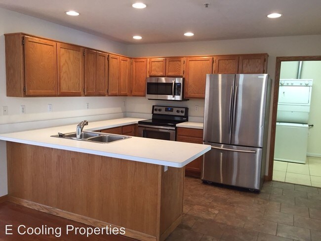 Foto del edificio - 7240 N Alpine Rd