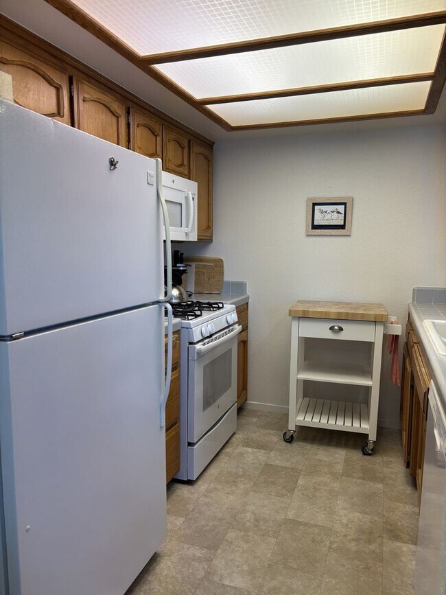 Foto del edificio - Fully Furnished Coastal Living in Gated Oceano Community