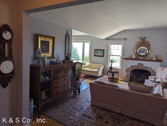 Building Photo - 3 br, 2 bath House - 34 Stratford Rd.