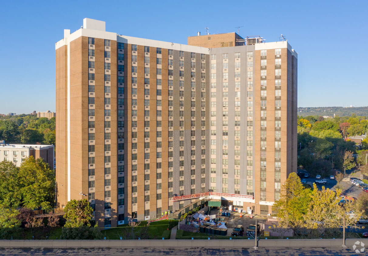 Building Photo - Norman Towers