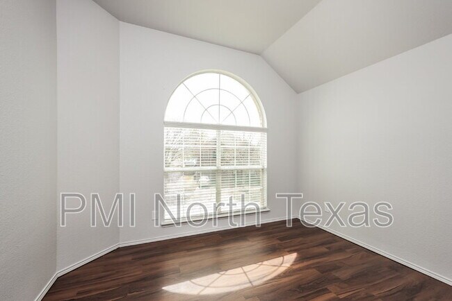 Building Photo - 9112 Garden Grove Dr