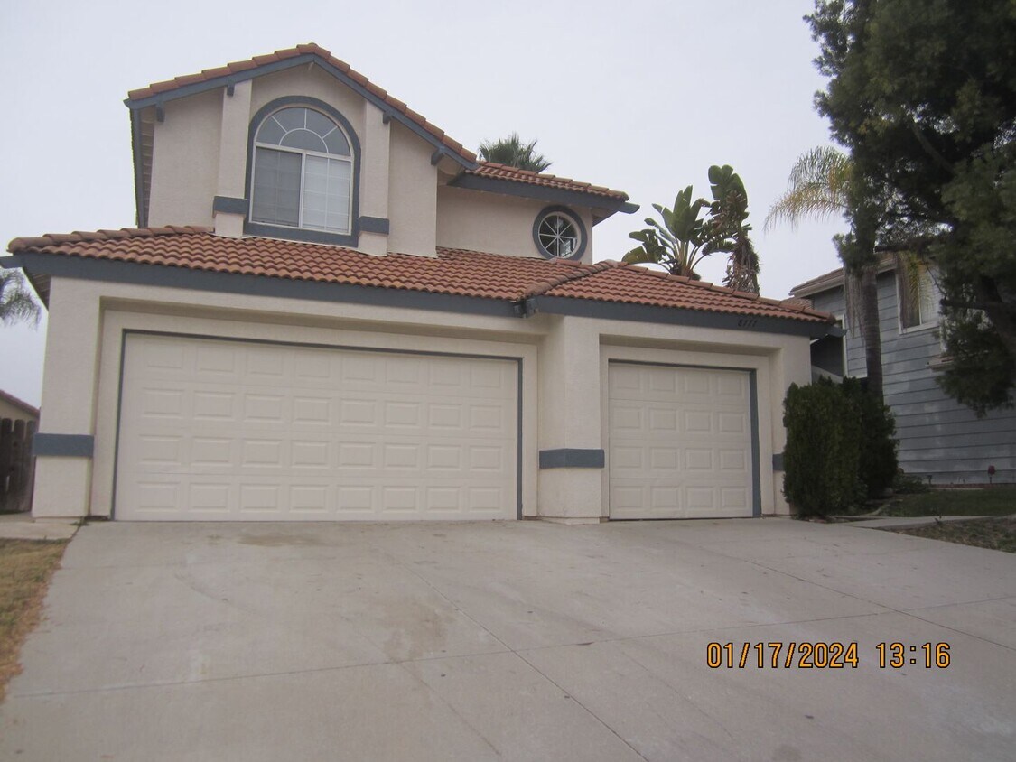 Primary Photo - ORANGECREST BEAUTY COMPLETELY UPGRADED!