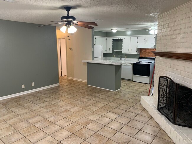 Building Photo - 2105 Quail Run