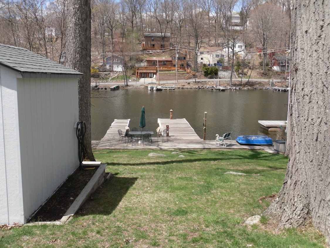 View Of The Lake - 4 W River Styx Rd