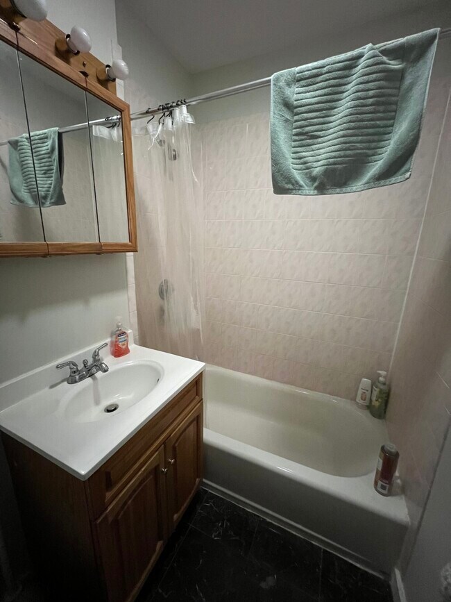 Foto del edificio - 50 Symphony Rd