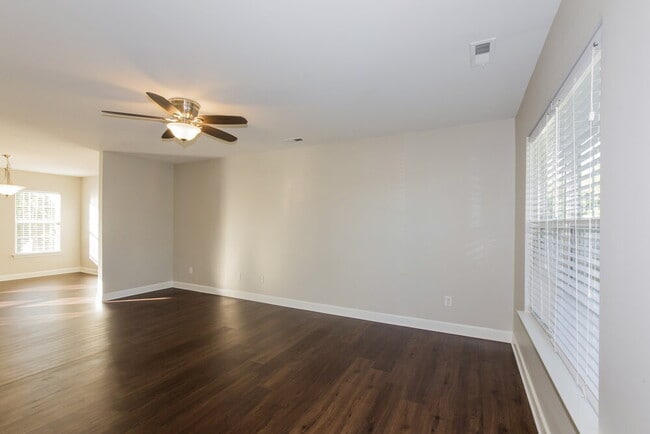 Building Photo - 1041 Ramsgate Dr SW
